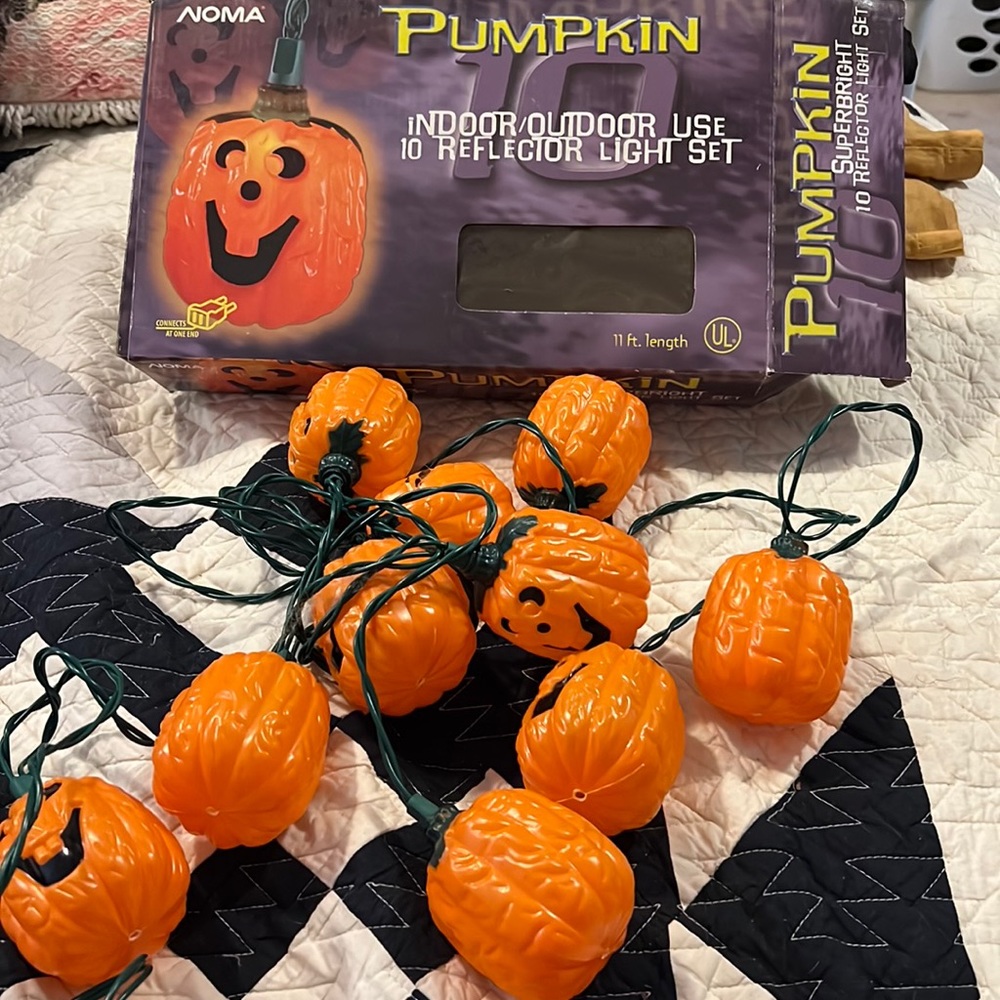 Noma vintage blow mold pumpkin Jack o lantern string lights 10 9’ Halloween